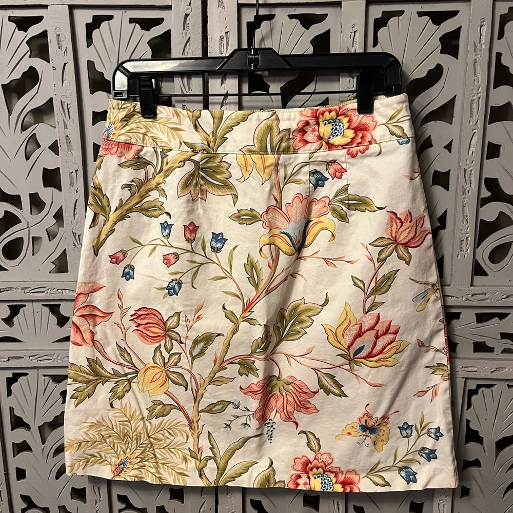 TALBOTS PETITE SWEET CREAM & PINK FLOWER DESIGN LIGHTWEIGHT STRETCHY MINI SKIRT - Picture 4 of 6